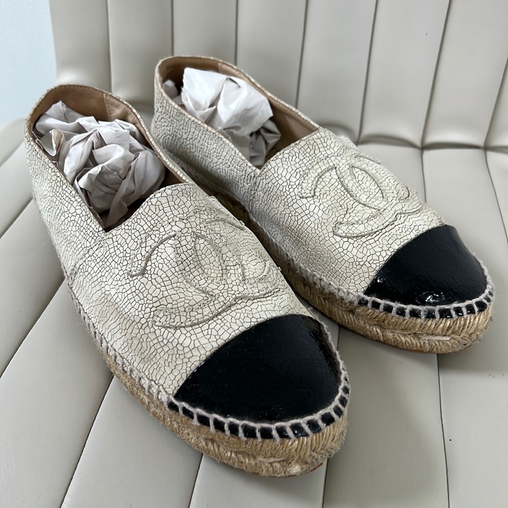 Limited Edition Chanel Crackle Crackled CC Cap Patent Toe Espadrilles 41 NO box